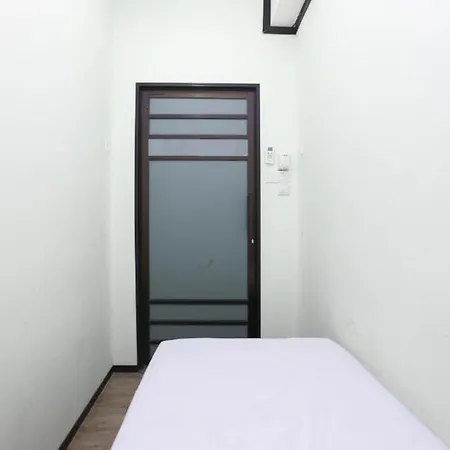 Spot On 90587 The Space Inn Kuala Terengganu Exterior photo